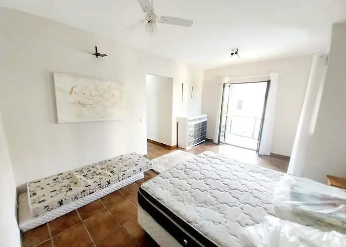 Amplo Apartamento Enseada