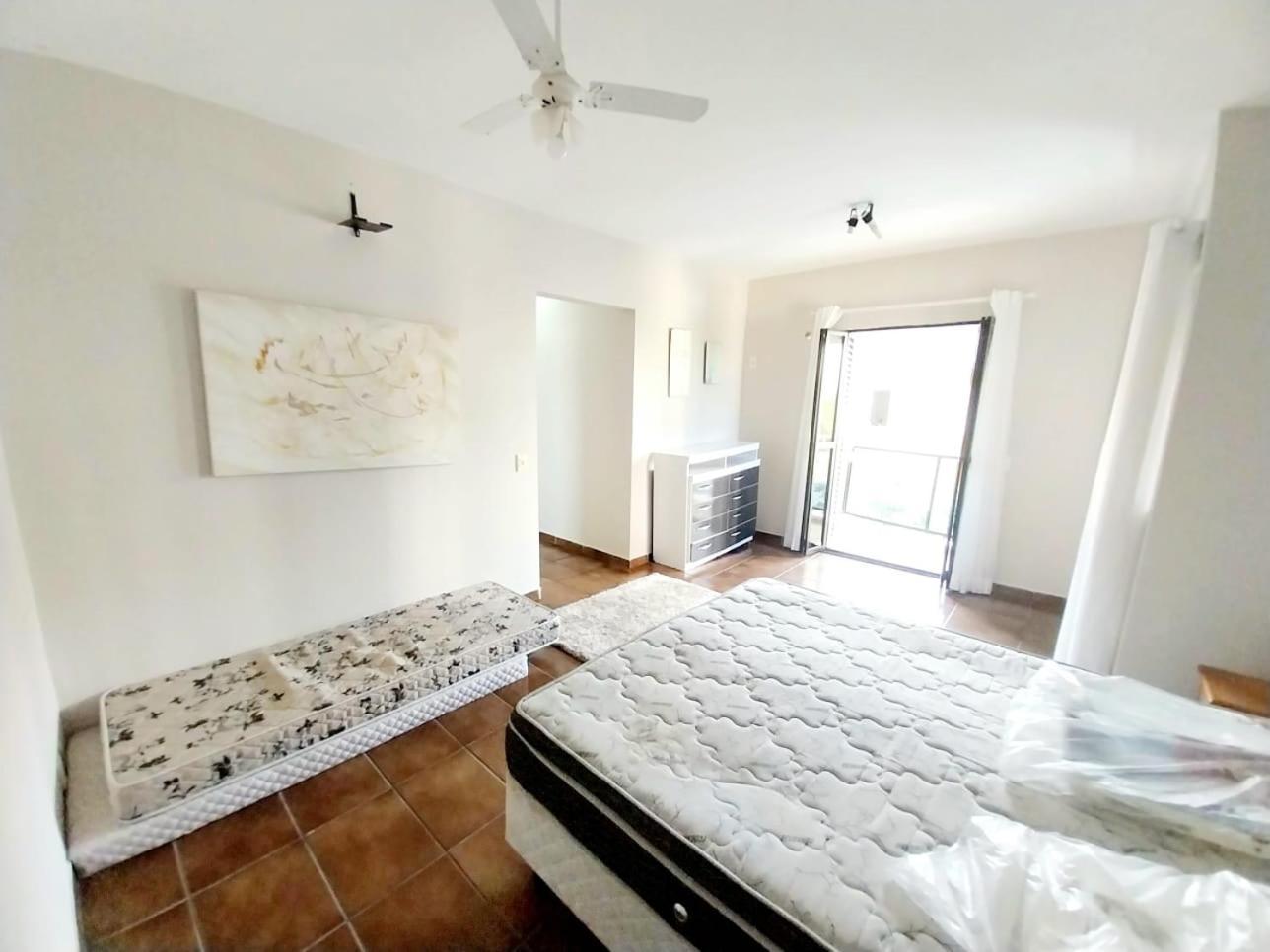 Amplo Enseada Apartamento *