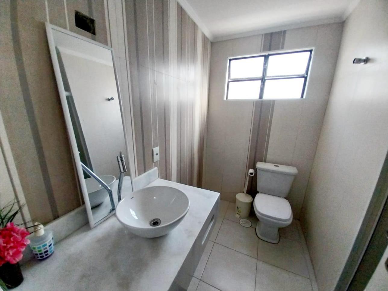 Amplo Enseada Apartamento